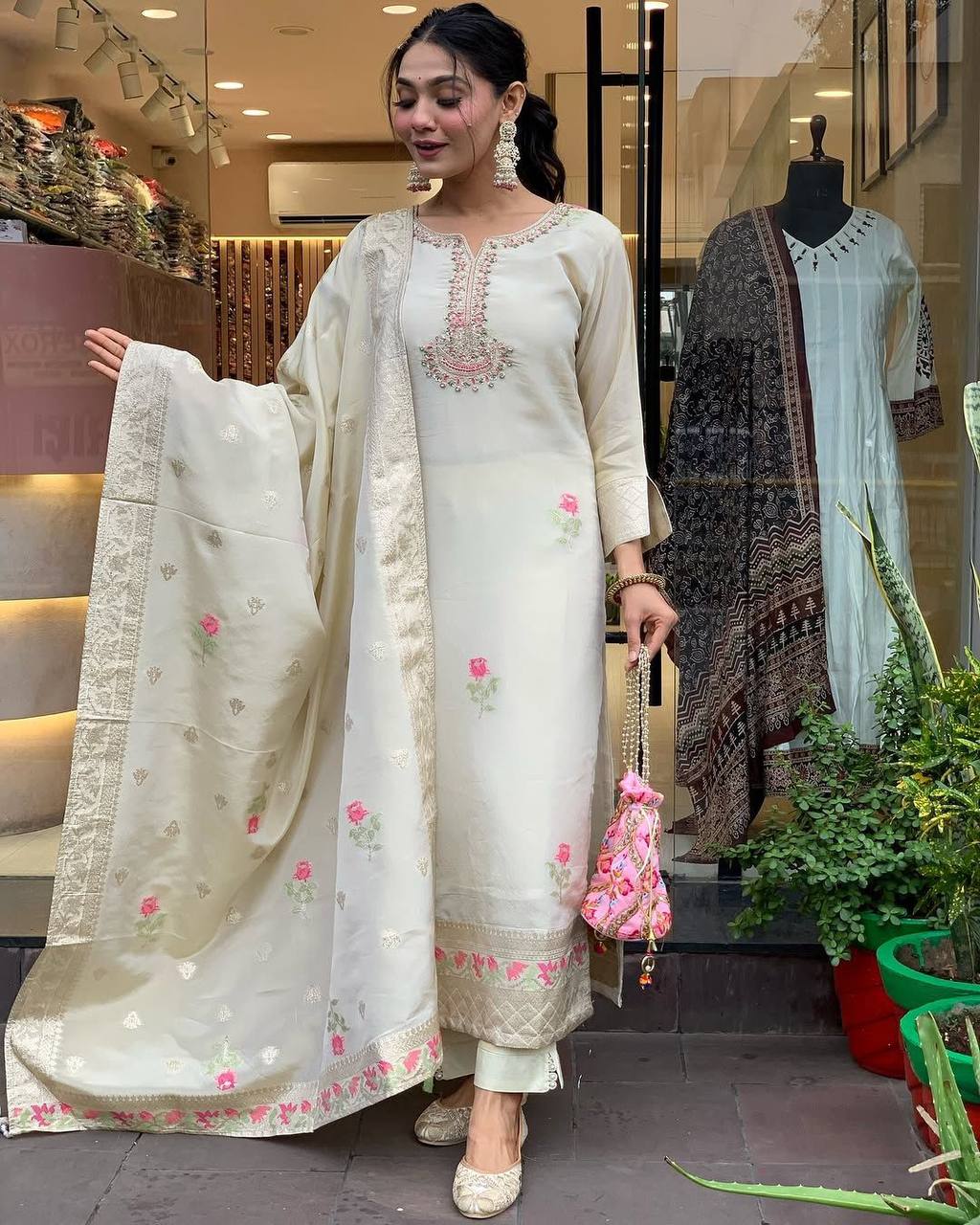 Women's Designer Kurta Pent And Dupatta Set