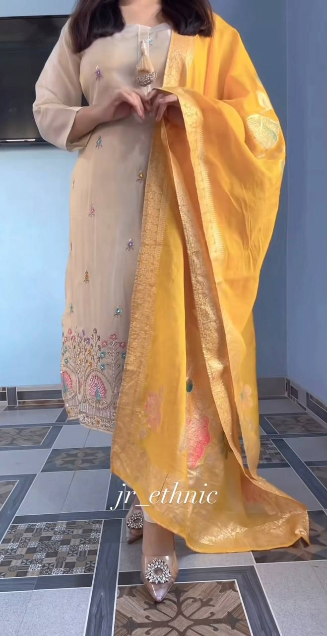 Off-White Pure Silk Printed Suit Set